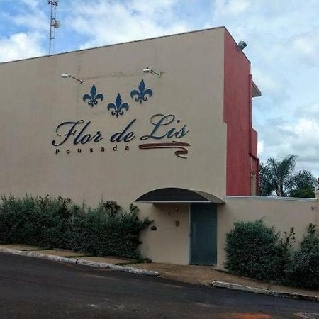 Pousada Flor De Lis Olímpia Extérieur photo